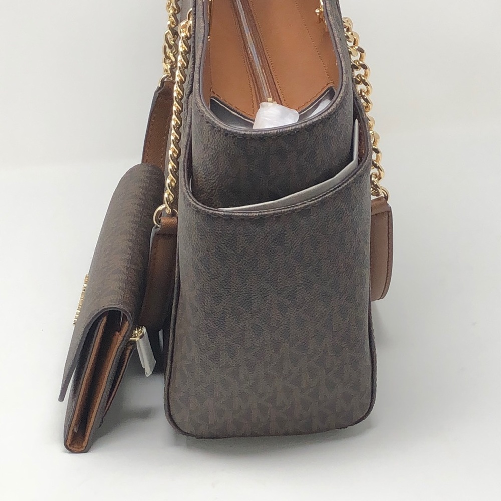 ♥️NWT Michael Kors Bundle Jet Set travel+wallet♥️ - Picture 2 of 7